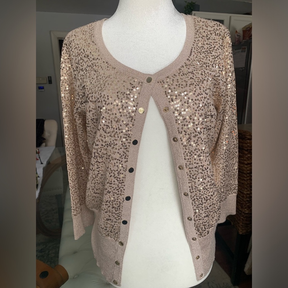 White House Black Market sz M Cardigan Sweater